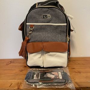 Itzy Ritzy Boss Bag and Wipes Case NWT